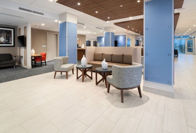 Отель Holiday Inn Express & Suites Murrieta, An Ihg