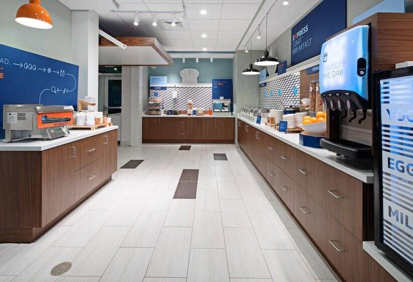 Отель Holiday Inn Express & Suites Murrieta, An Ihg