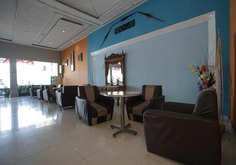 בית מלון כפרי Oyo 1441  Dempo Permai