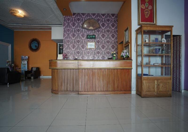 בית מלון כפרי Oyo 1441  Dempo Permai