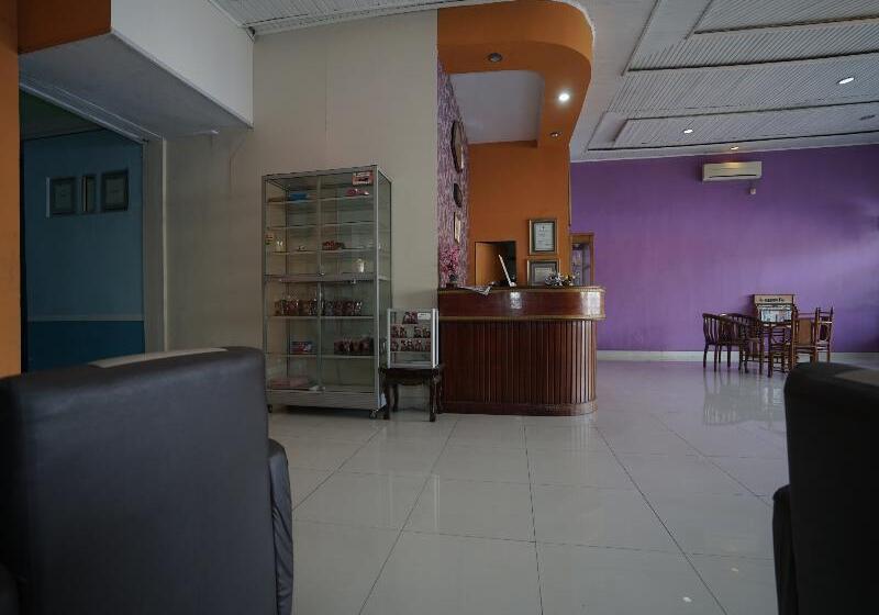 בית מלון כפרי Oyo 1441  Dempo Permai