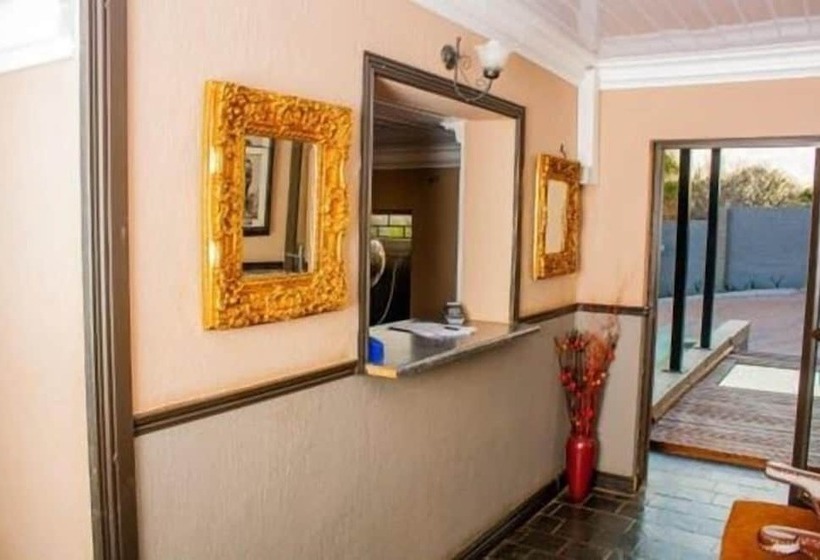 Kings Hotel And Gallery