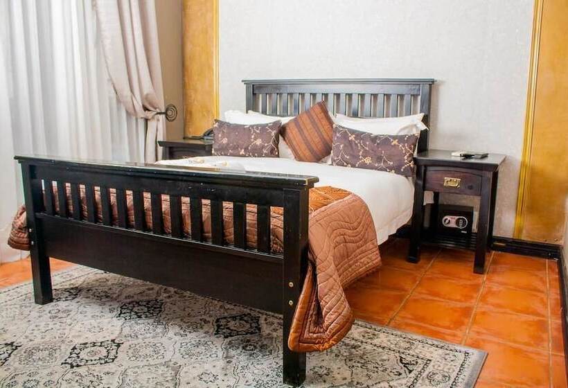 Kings Hotel And Gallery