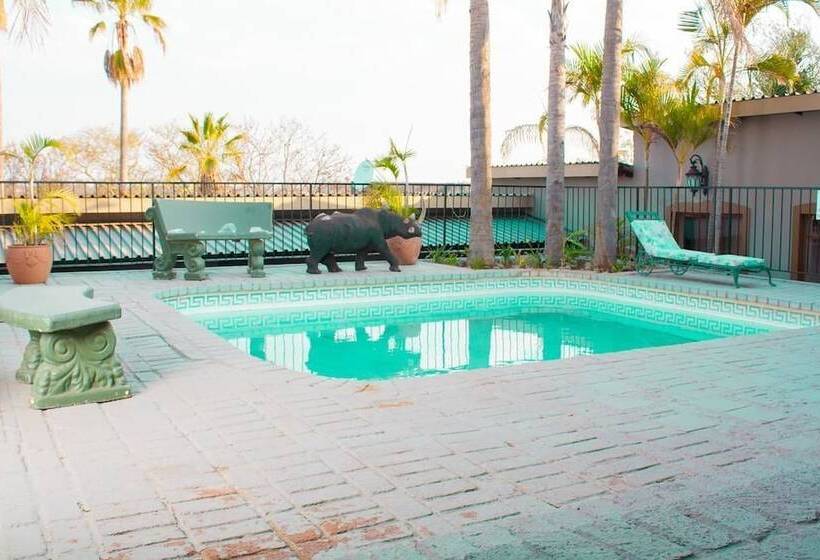 Kings Hotel And Gallery