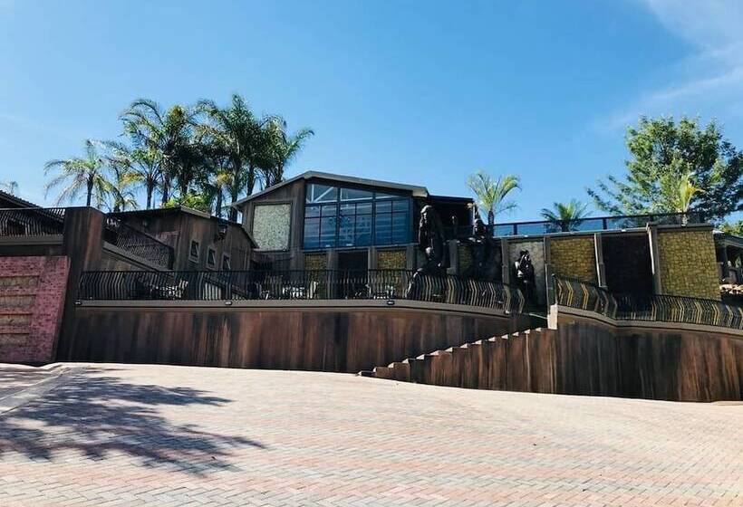 Kings Hotel And Gallery