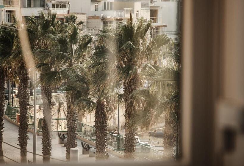 پانسیون C Est La Vie