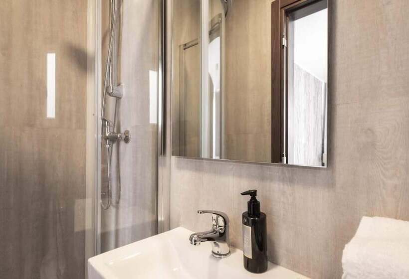 پانسیون C Est La Vie