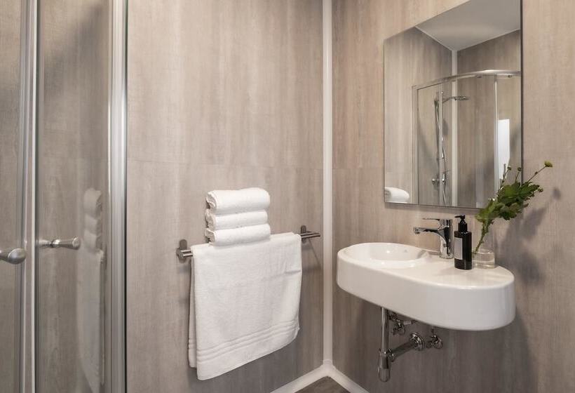 پانسیون C Est La Vie