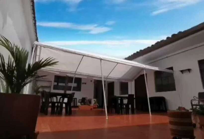 پانسیون Hostel El Jardín