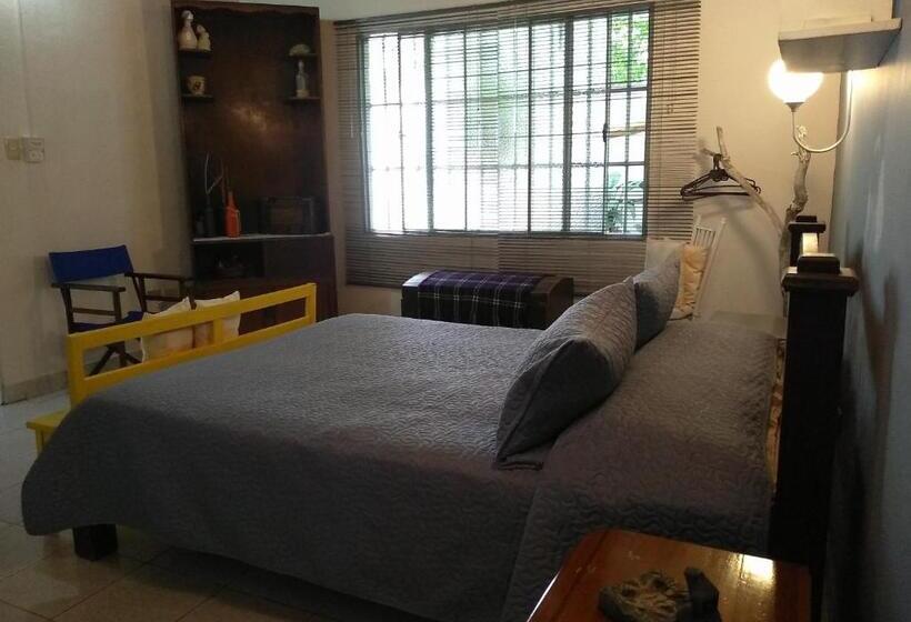 Bed and Breakfast Habitación Casa Las Aves