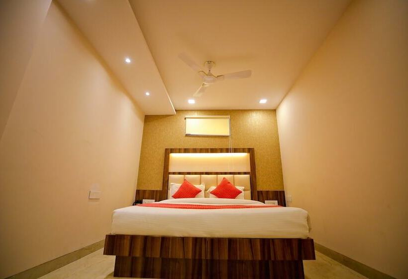 تختخواب و صبحانه Moti Palace