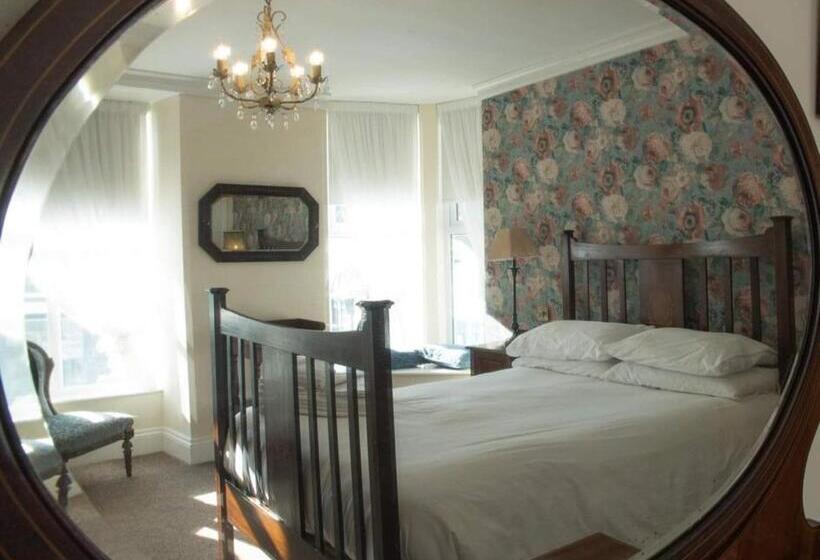 住宿加早餐  The Royal