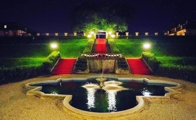 تختخواب و صبحانه Vila Rozalia Garden Gate