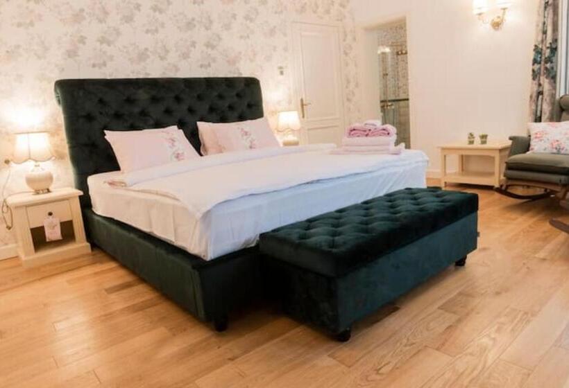 住宿加早餐  Vila Rozalia Garden Gate