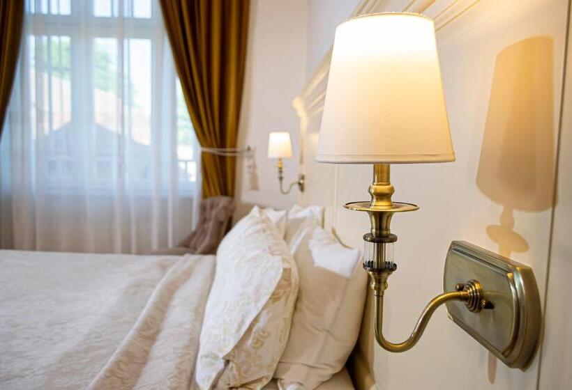 住宿加早餐  Vila Rozalia Garden Gate