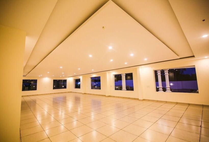 בית מלון כפרי Hm Resort