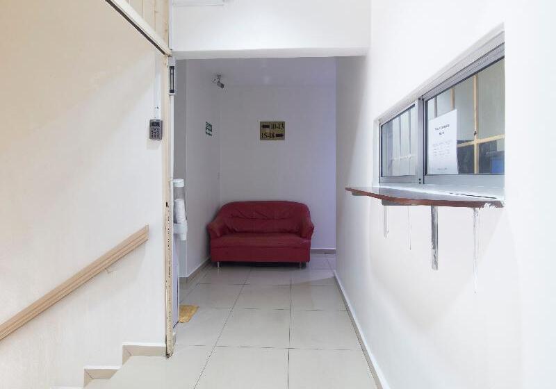 Отель Oyo 44072 Mines Cempaka