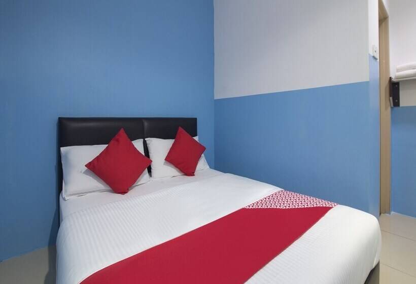 Отель Oyo 44072 Mines Cempaka