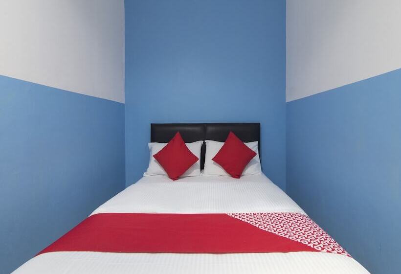 Отель Oyo 44072 Mines Cempaka