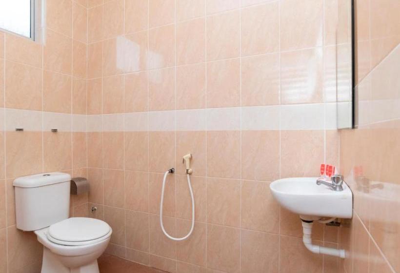 בית מלון כפרי Oyo 44110 S.v Chalet