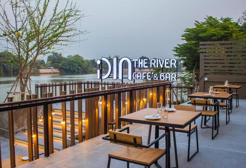 ホテル Rachabhura