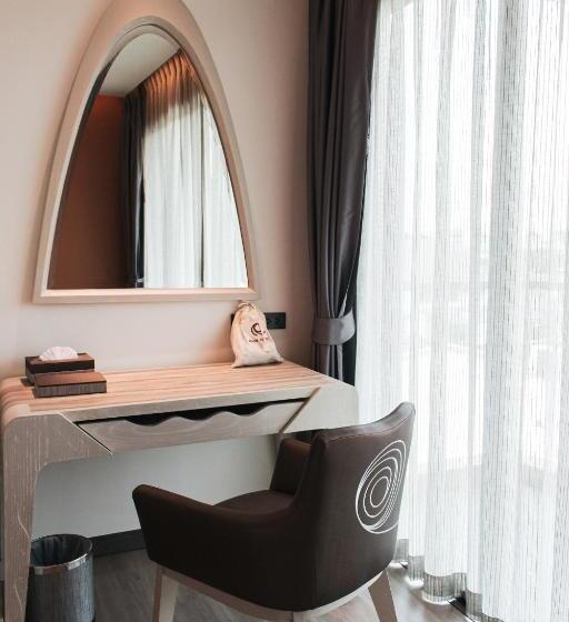 ホテル Rachabhura