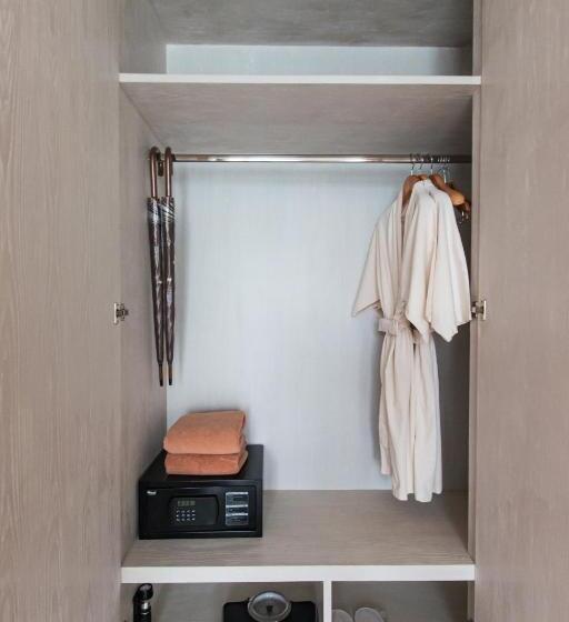 ホテル Rachabhura