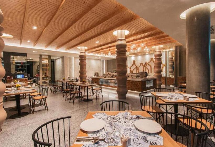 ホテル Rachabhura