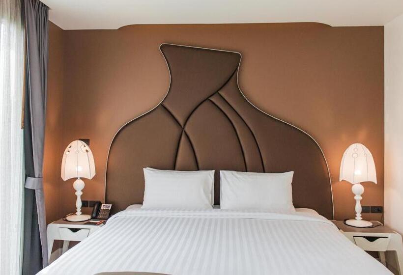 ホテル Rachabhura