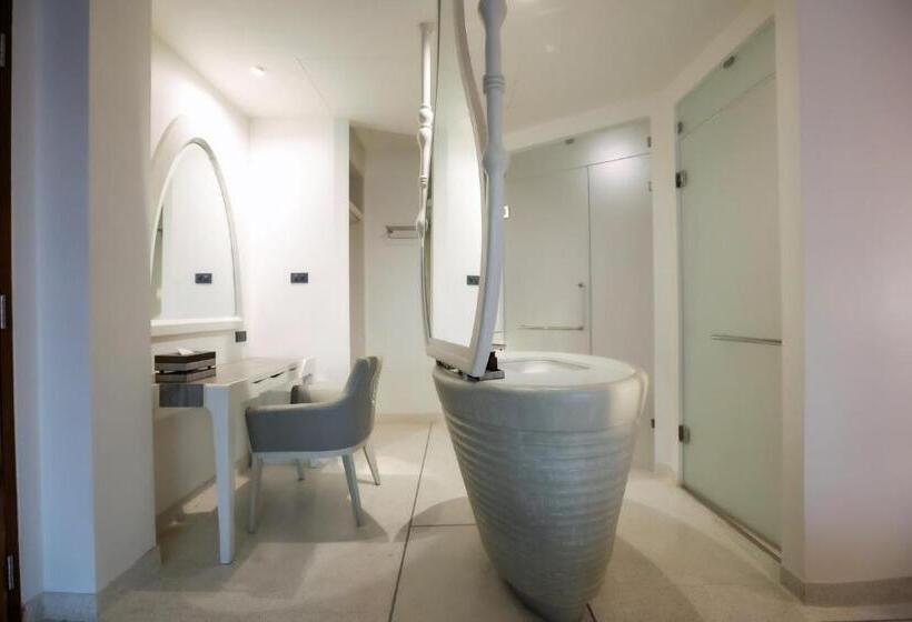 ホテル Rachabhura