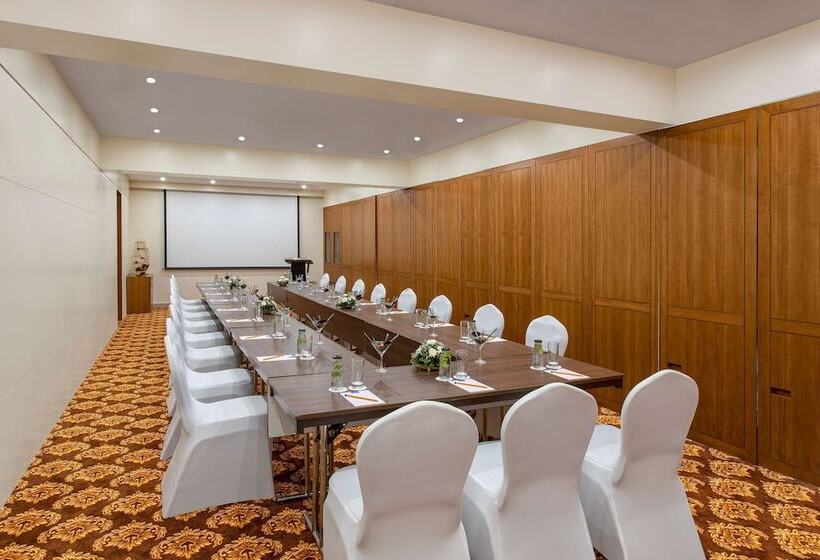 Hotel Sobit Sarovar Portico