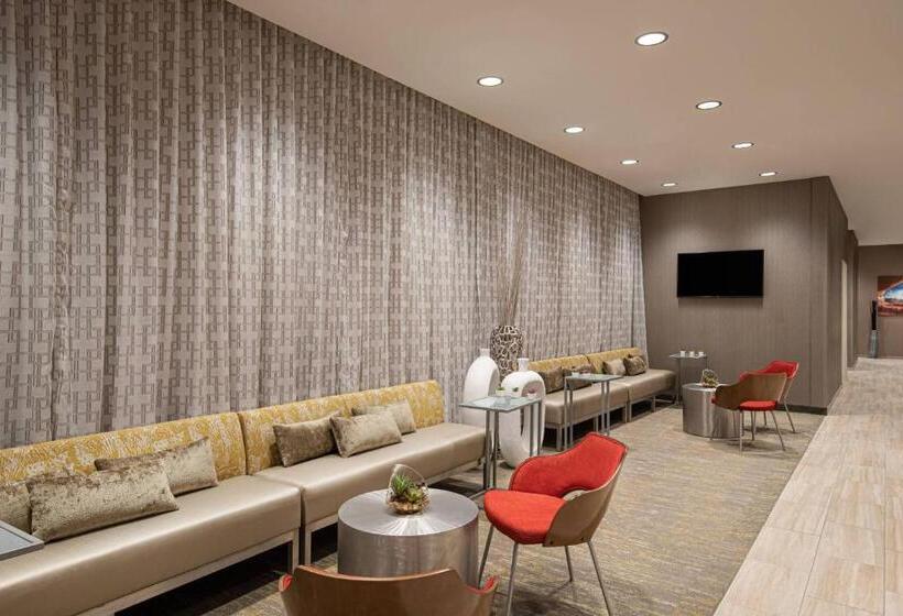 Отель Springhill Suites By Marriott St. George Washington