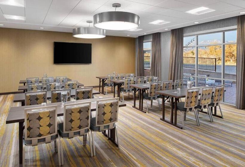 Отель Springhill Suites By Marriott St. George Washington