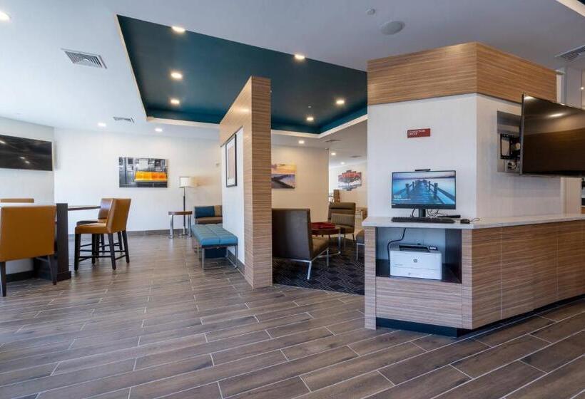 فندق Towneplace Suites By Marriott Clinton