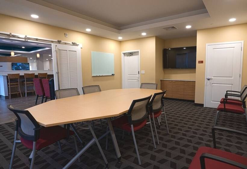 فندق Towneplace Suites By Marriott Clinton