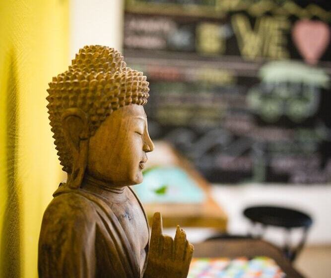 بنسيون Hostal & Café Travelers