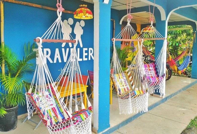 بنسيون Hostal & Café Travelers