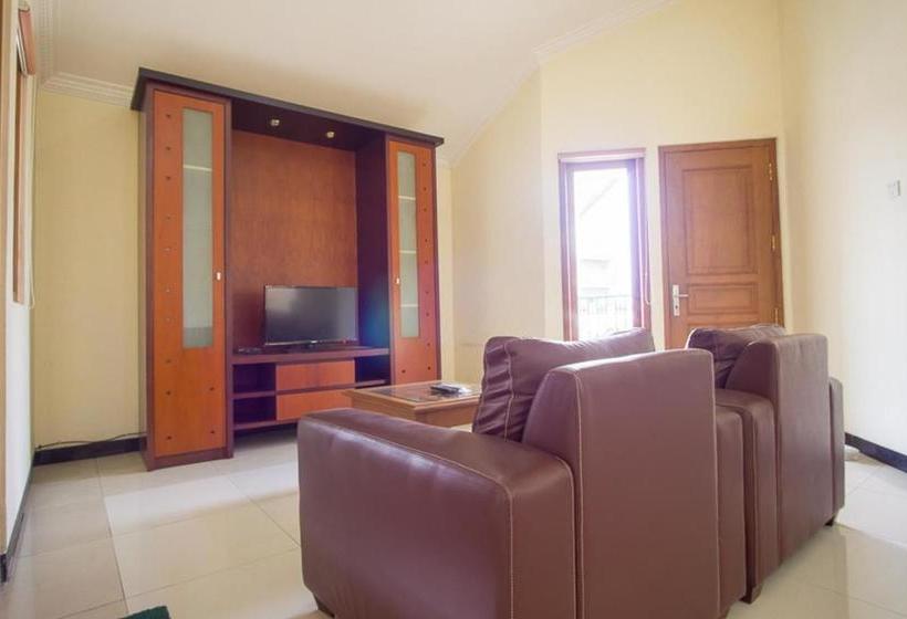 بنسيون Reddoorz Near Rumah Sakit Baptis Kediri