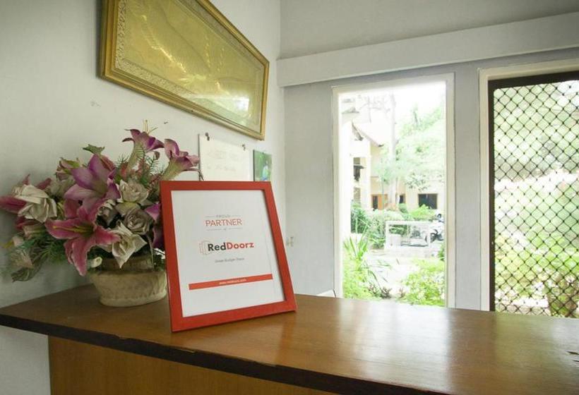 بنسيون Reddoorz Near Rumah Sakit Baptis Kediri