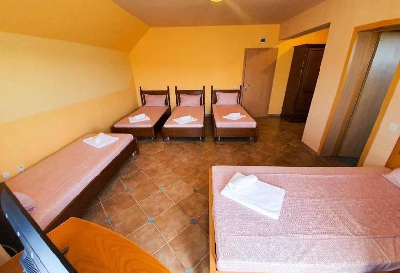 بنسيون Rooms Cristian