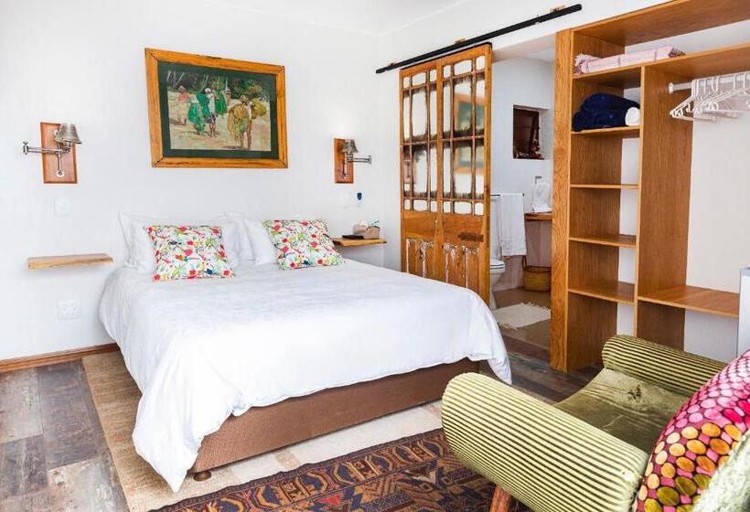 تختخواب و صبحانه Atsupers Accommodation