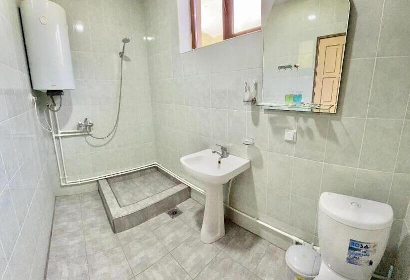 مبيت وإفطار Ojakh Resort