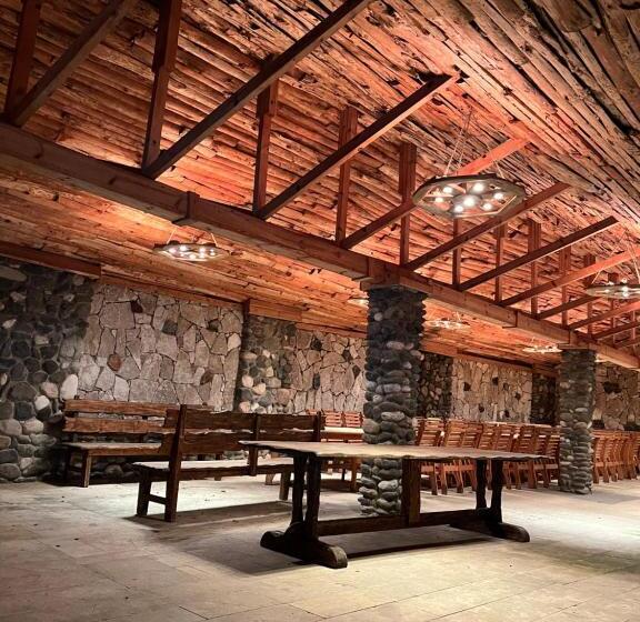 مبيت وإفطار Ojakh Resort