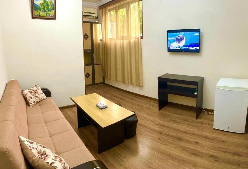 مبيت وإفطار Ojakh Resort