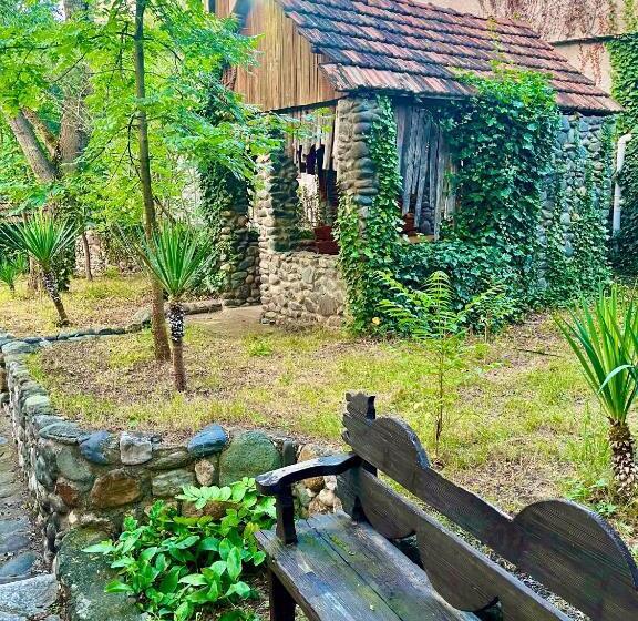 مبيت وإفطار Ojakh Resort