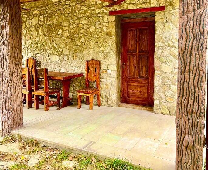 مبيت وإفطار Ojakh Resort