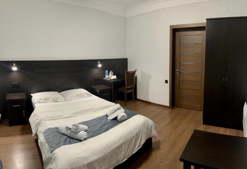 مبيت وإفطار Ojakh Resort