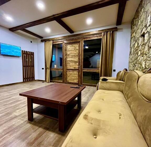 مبيت وإفطار Ojakh Resort