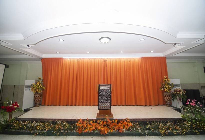 Collection O 1401 Hotel Mayanearketapang Satu Beach