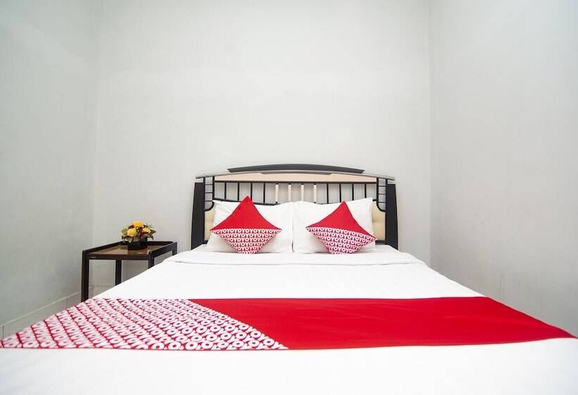 Collection O 1401 Hotel Mayanearketapang Satu Beach